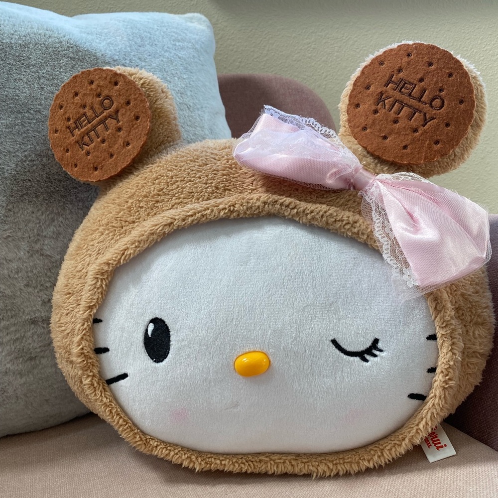 [LIKE NEW] Hello Kitty Pillow | OS